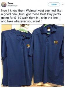 guy-offered-to-sell-a-walmart-vest-to-black-friday-shoppers-people-go-crazy-10.jpg