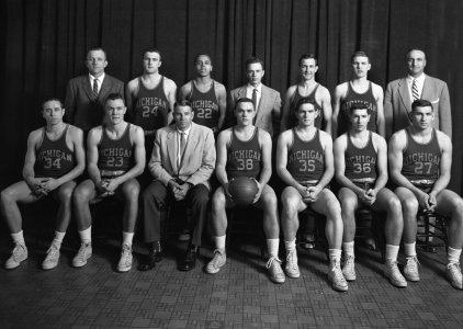 1956_Michigan_Wolverines_men's_basketball_team.jpg