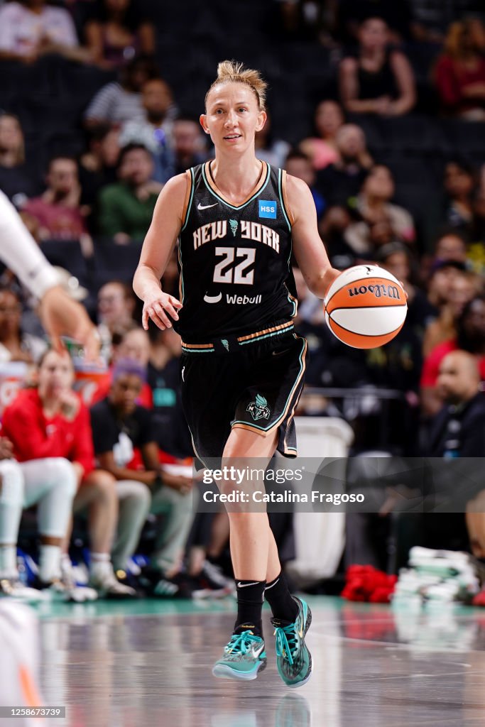 courtney-vandersloot-of-the-new-york-liberty-dribbles-the-ball-during-the-game-against-the.jpg