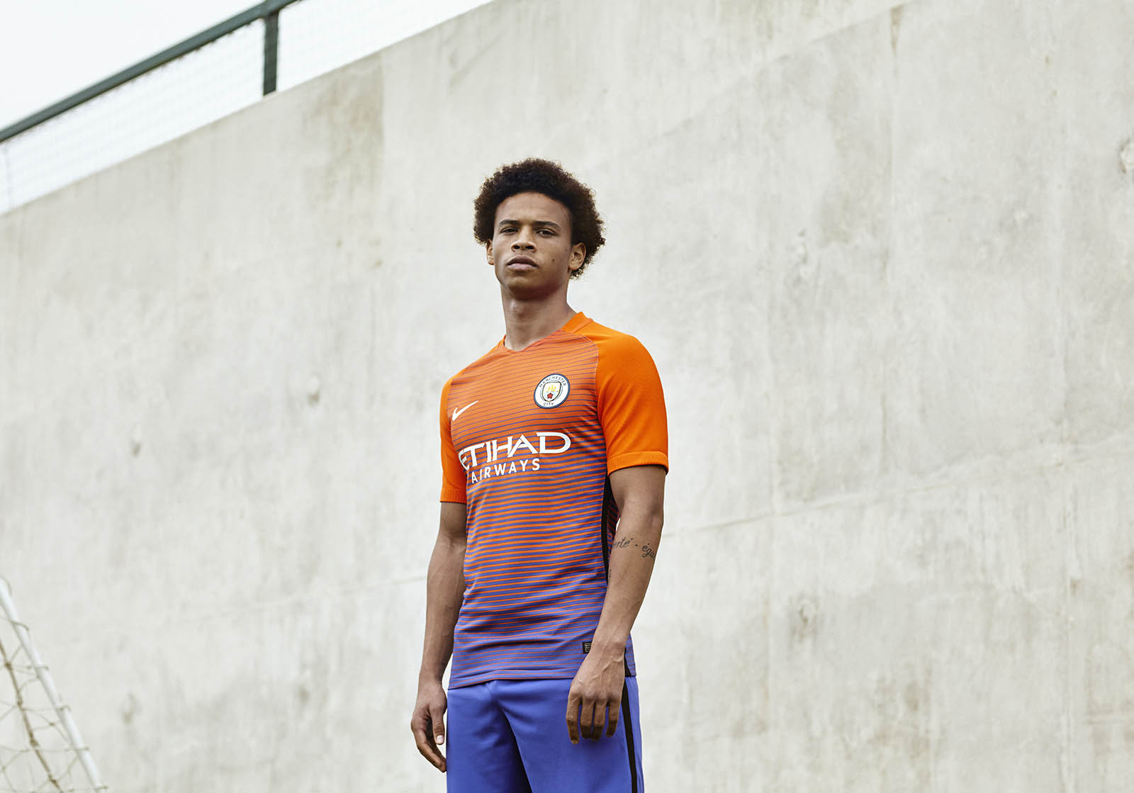 man-city-16-17-third-kit%2B%25283%2529.jpg