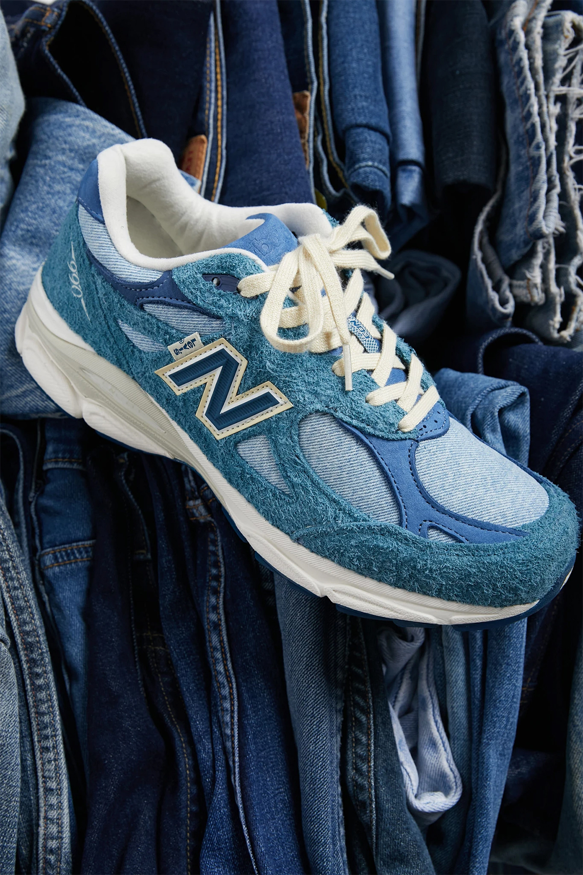 new-balance-990v3-levis-blue-1.jpg