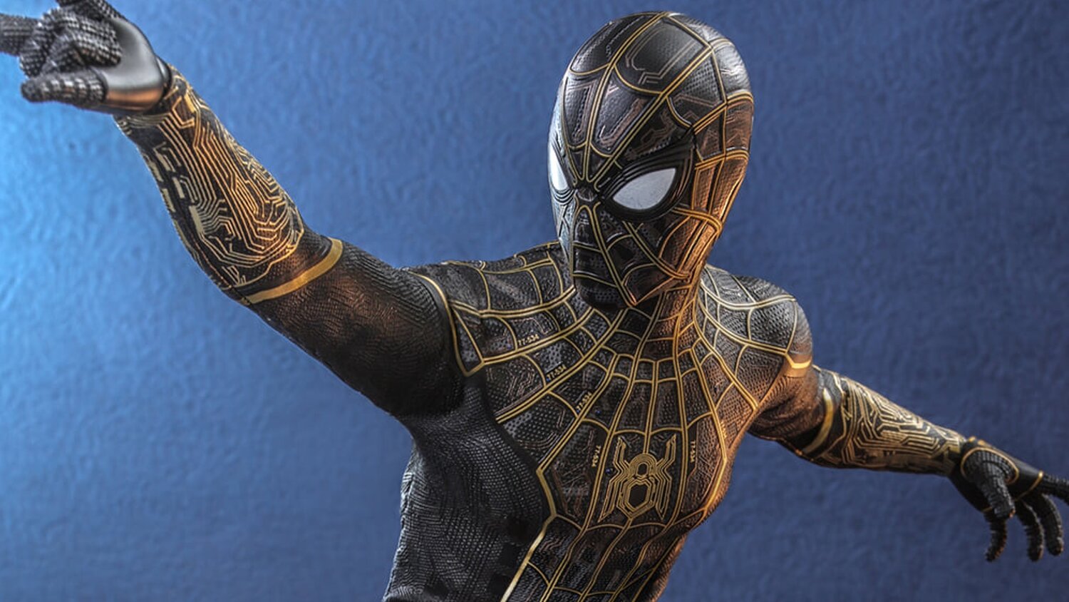 new-hot-toys-spider-man-no-way-home-action-figure-features-spideys-black-and-gold-suit.jpg