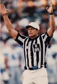 200px-nfl_referee_hochuli2.jpg