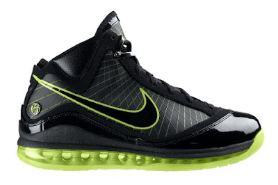 lebron7-dunkman.jpg