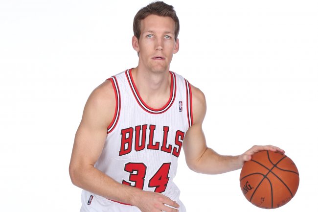 hi-res-182540370-mike-dunleavy-of-the-chicago-bulls-poses-for-a-portrait_crop_exact.jpg