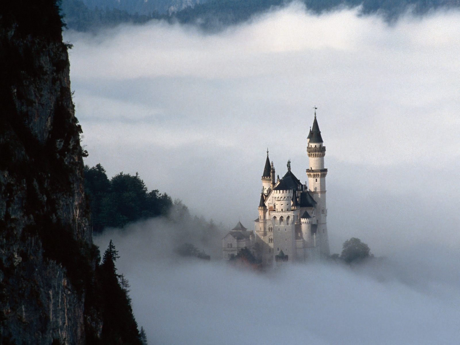 Fairy_Tale_Fantasy_Neuschwanstein_Castle_Bavaria_Germany.jpg