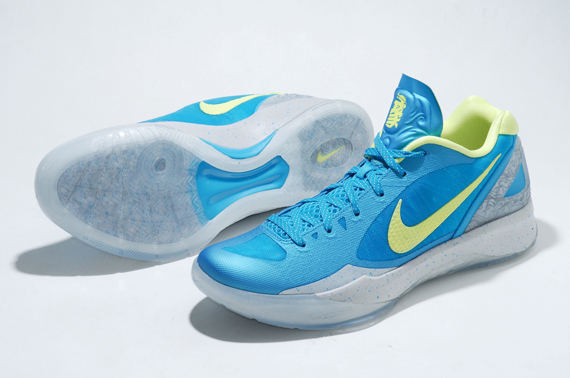 Nike-Zoom-Hyperdunk-2011-Low-Son-of-Dragon-Pack-Another-Look-10.jpeg