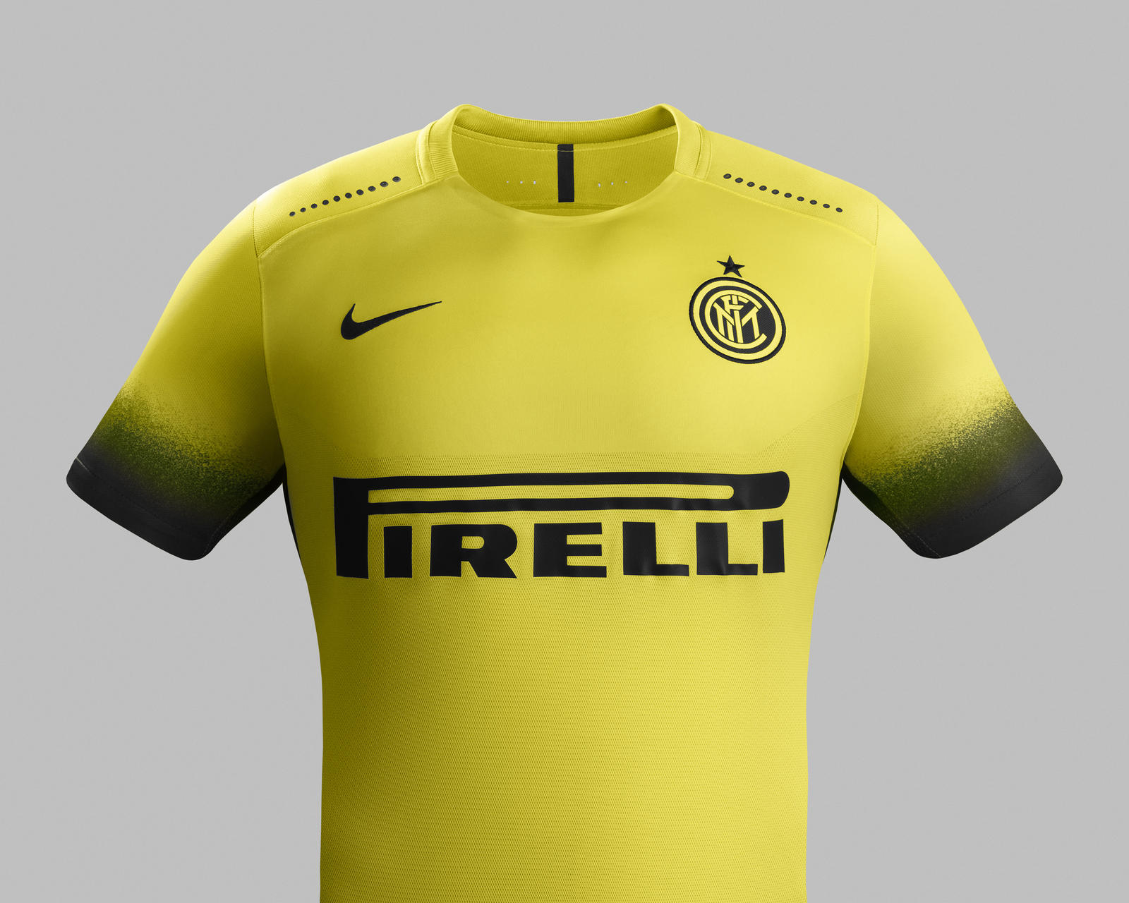 Ho15_Club_Kits_Jersey_PR_Front_Inter_Milan_R_native_1600.jpg