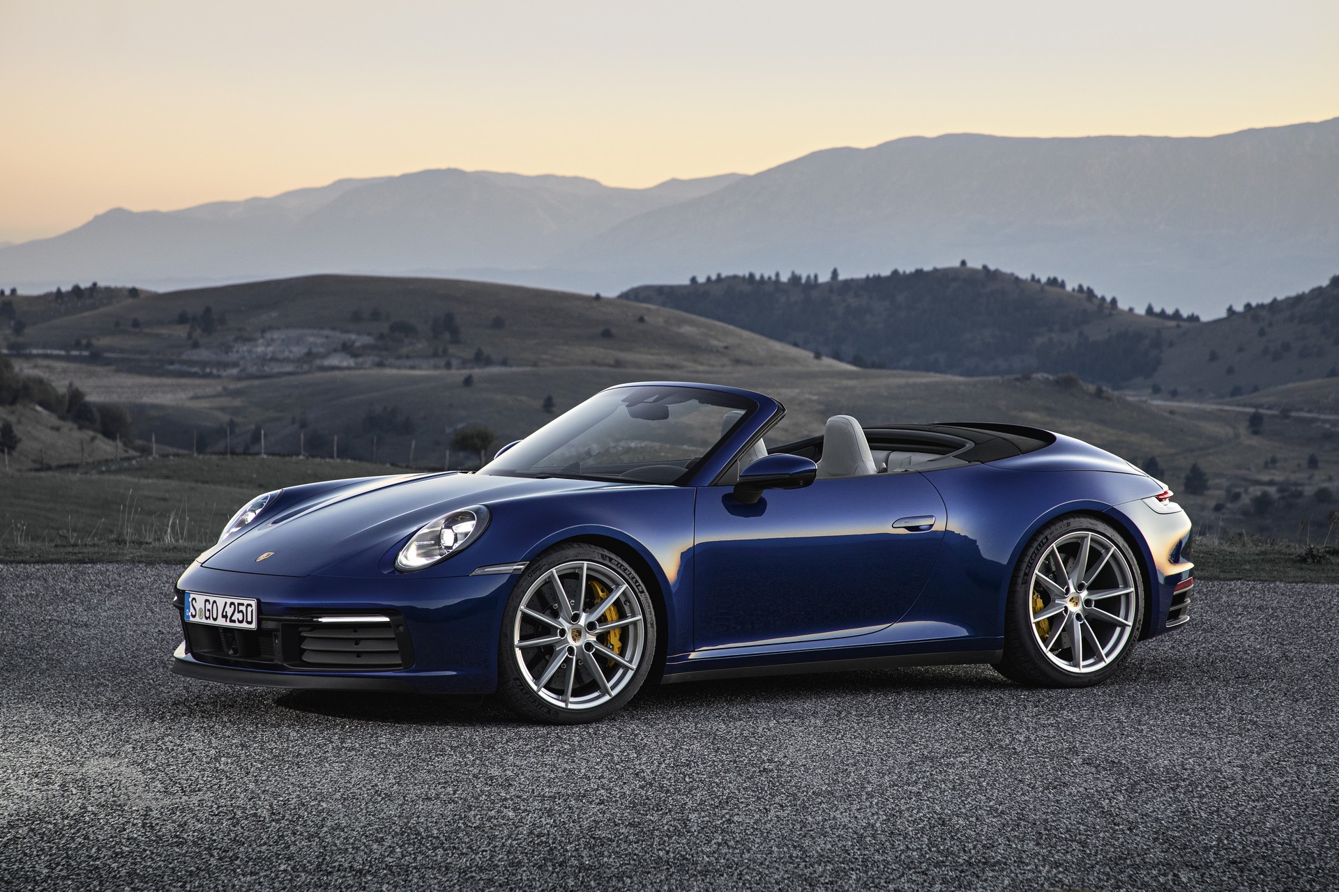 929f48c4-2020-porsche-911-convertible-7.jpg