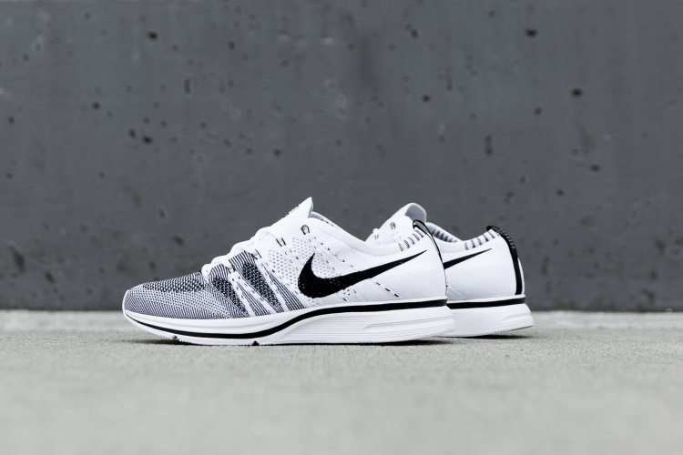 nike-flyknit-trainer-white-1.jpg