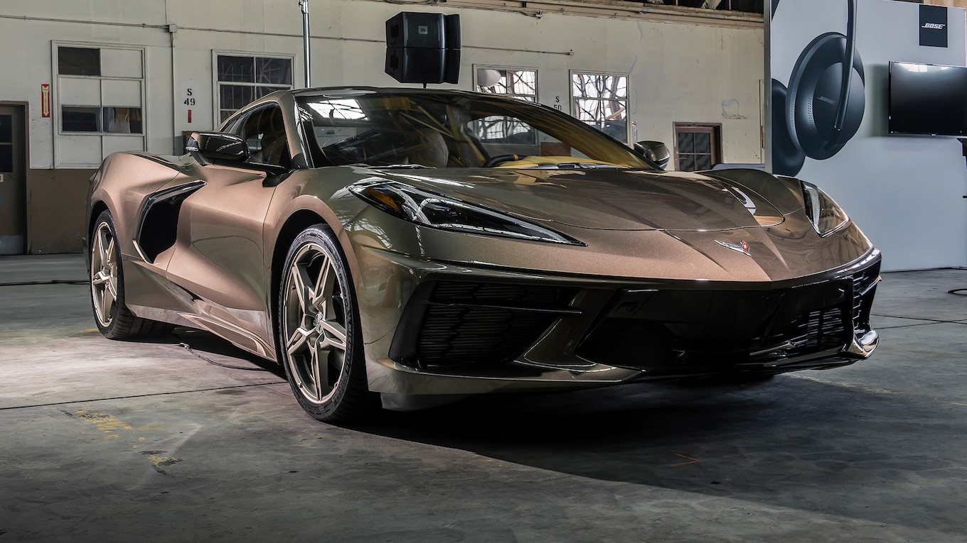 2020-Chevrolet-Corvette-C8-4.jpg