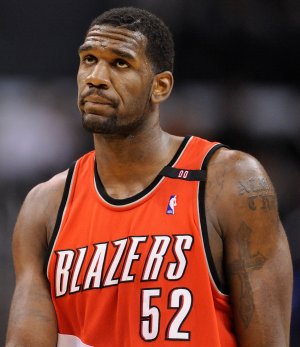 greg_oden__blazers_sad.jpg