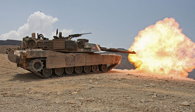 800px-Firing_M1A1_tank_in_Djibouti.jpg