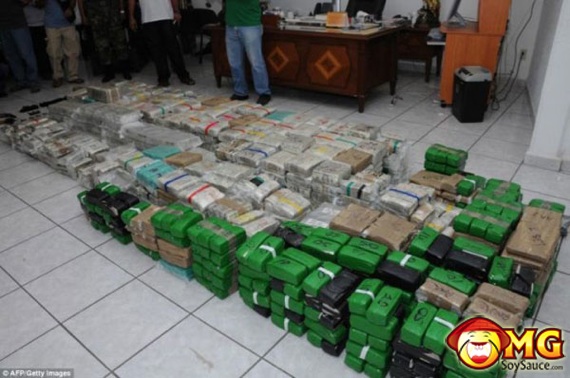 27-mexican-drug-cartel-bust-money-mansion.jpg