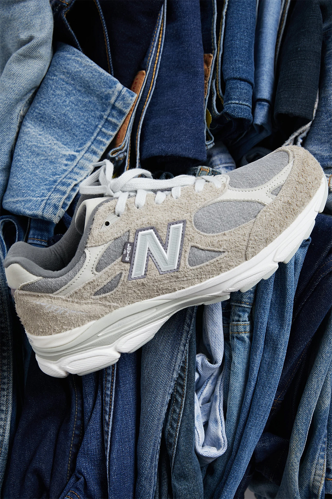 new-balance-990v3-levis-cream-1.jpg