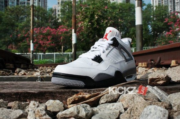 air-jordan-iv-4-tech-grey-11-600x399.jpg