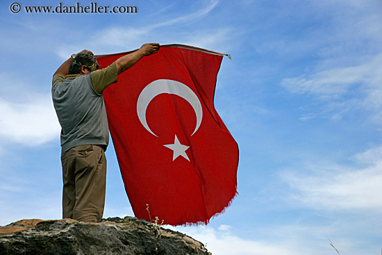 man-waving-turkish-flag-2-big.jpg