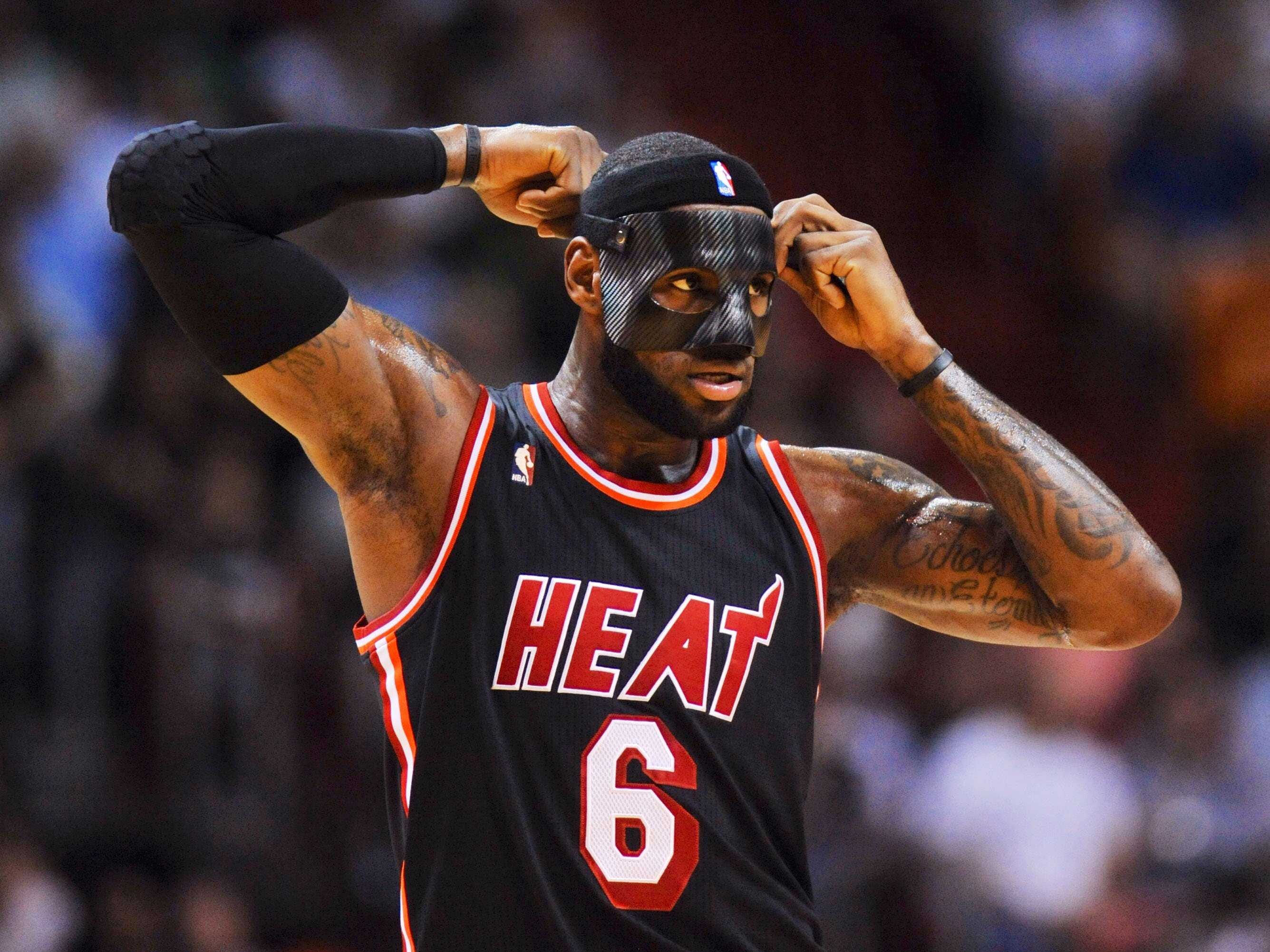nba-asks-lebron-james-to-stop-wearing-his-fearsome-black-mask.jpg