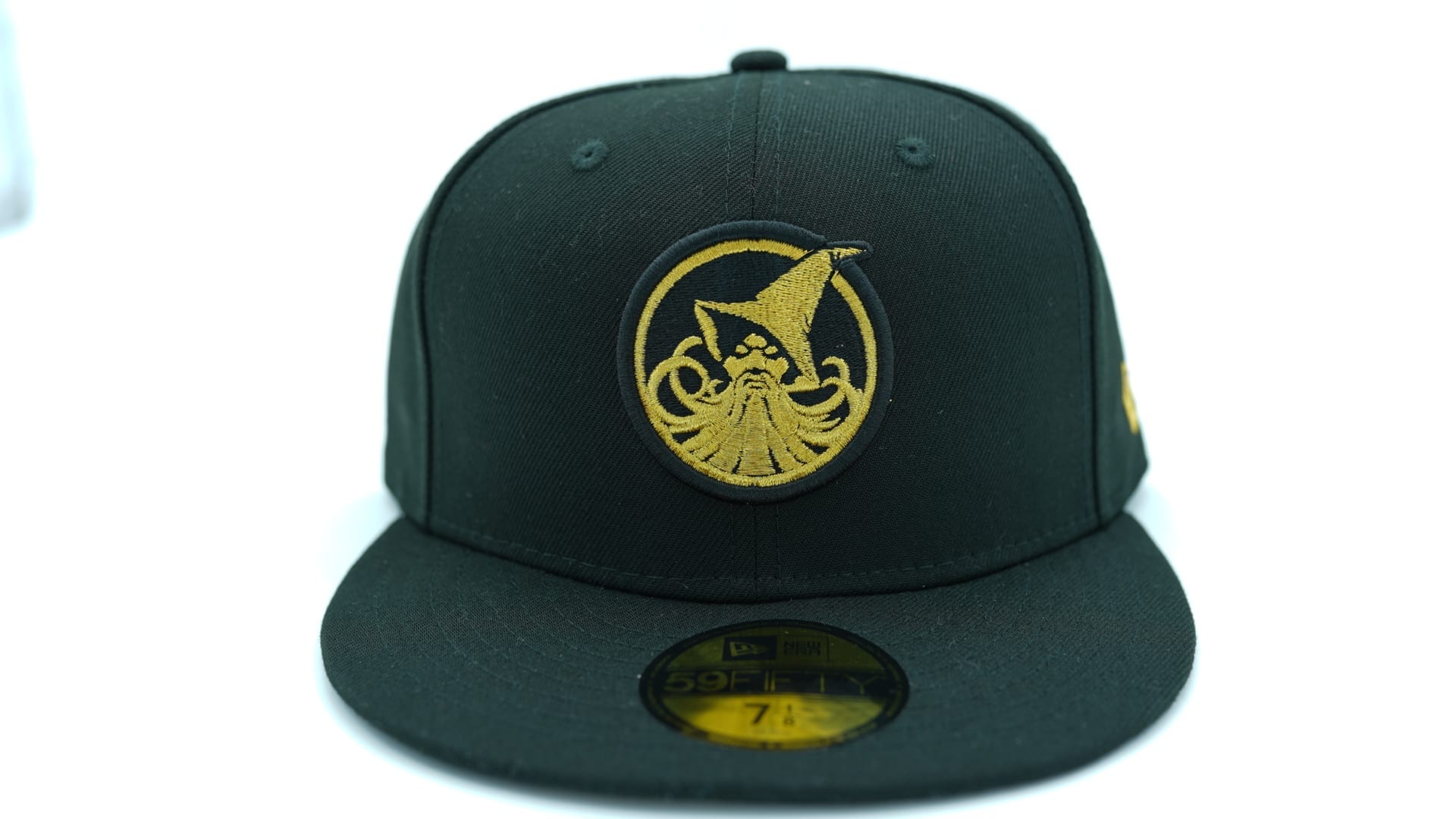 beast-marvel-fitted-baseball-cap_newera_59fifty_3.jpg