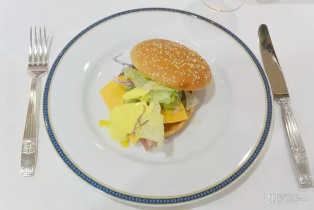 Fine-dining-in-McDonalds-restaurant.jpg