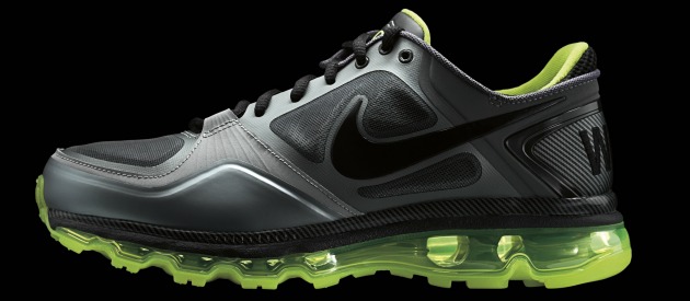 New_Oregon_Football_Uniforms_Nike_Pro_Combat_Trainer_1_Shoes.jpg