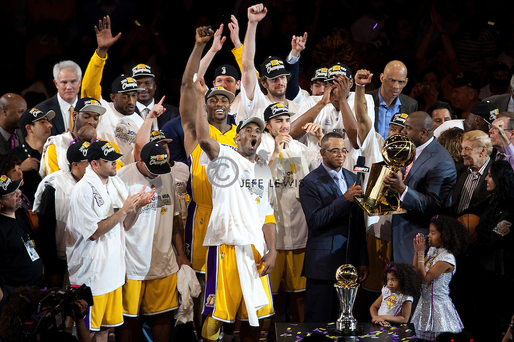 100617-LakersCeltics-045.jpg