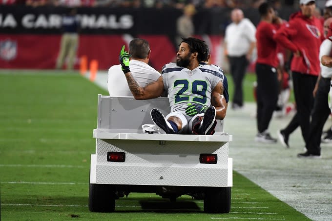 earl-thomas-middle-finger