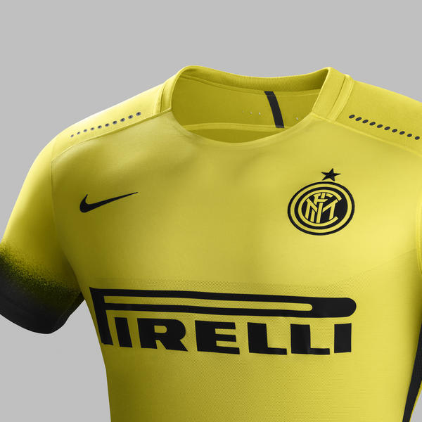 Ho15_Club_Kits_Jersey_PR_Crest_Inter_Milan_R_square_600.jpg