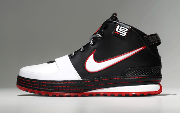 nike-zoom-lebron-vi-released-11.jpg