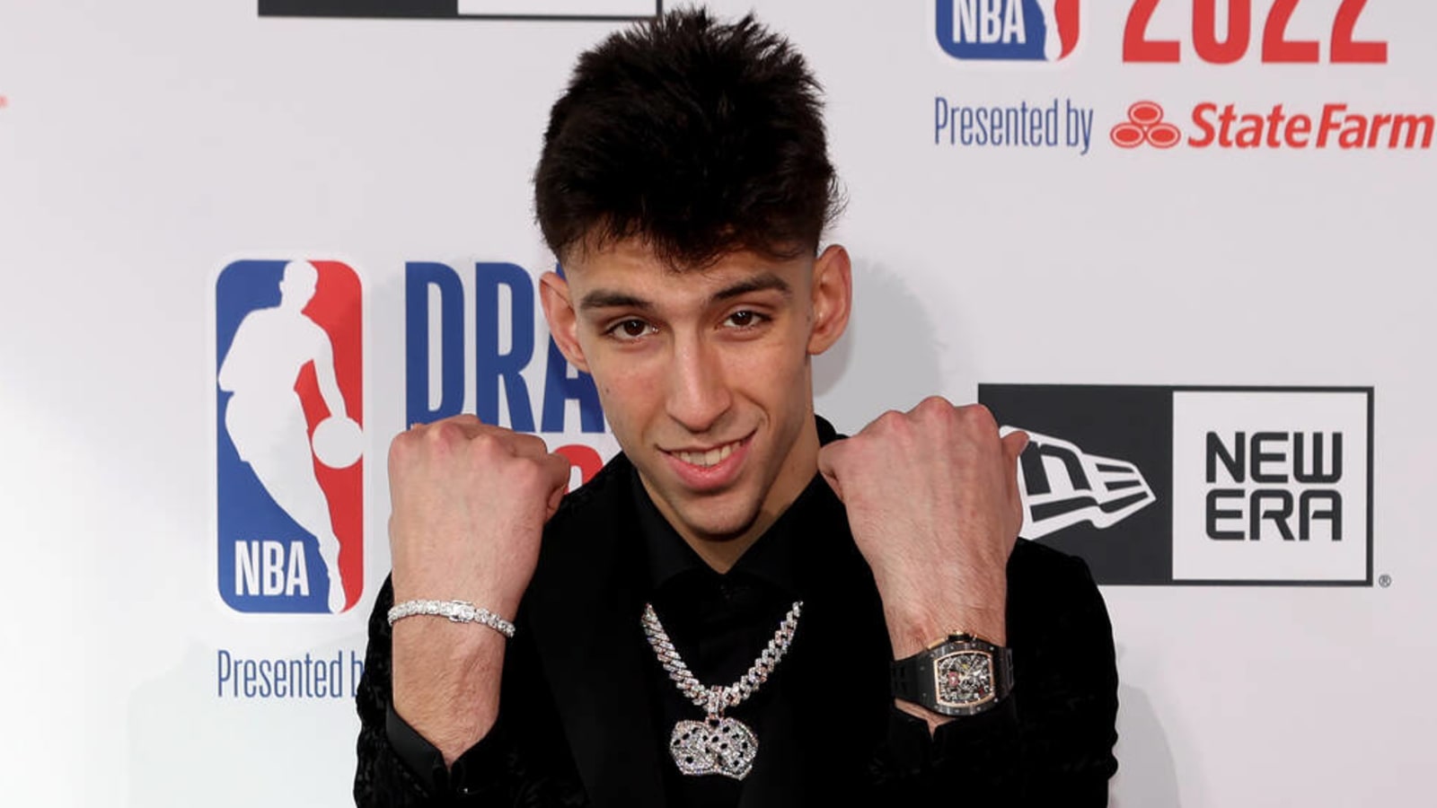 lamelo-ball-roasts-chet-holmgren-over-draft-outfit.jpg