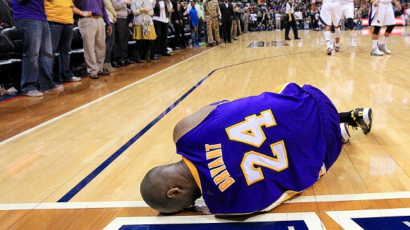 la_a_kobe-bryant2_mb_576.jpg