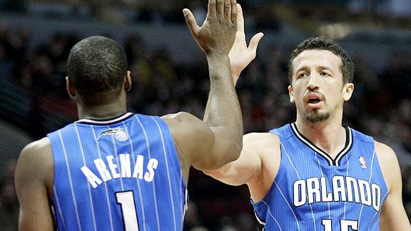 nba_a_arenas_turkoglu_b1_576.jpg