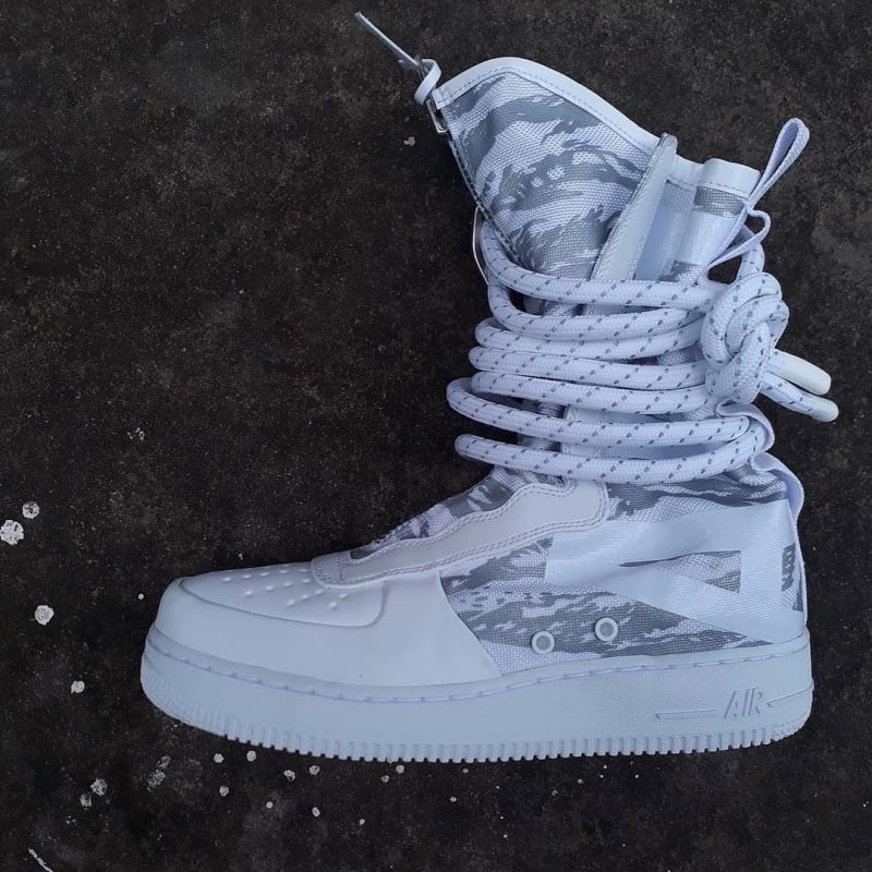 nike-special-field-af1-high-white-tiger-camo.jpg