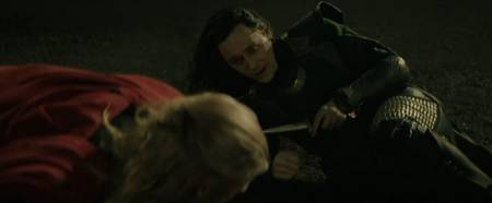 loki-thor-the-dark-world-dagger-left-hand.jpg