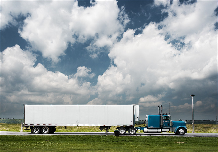 18_wheeler_clouds_01pc.jpg