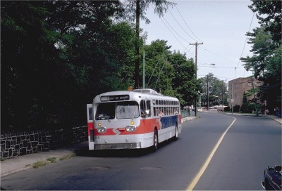 mid_SEPTA325onFTatFrankfordNearPennyPakCreekBridge8-10-80SZ.jpg