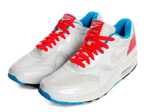 n_airmax_1_wht_pnk_blu_02.jpg