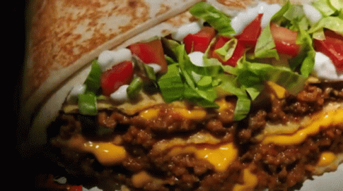 taco-bell-crunchwrap-supreme.gif