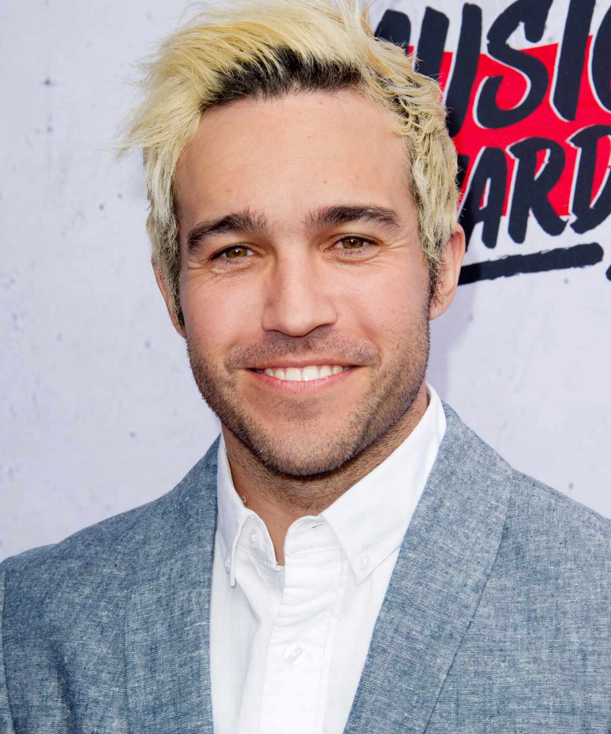 041316-pete-wentz-lead-2000.jpg