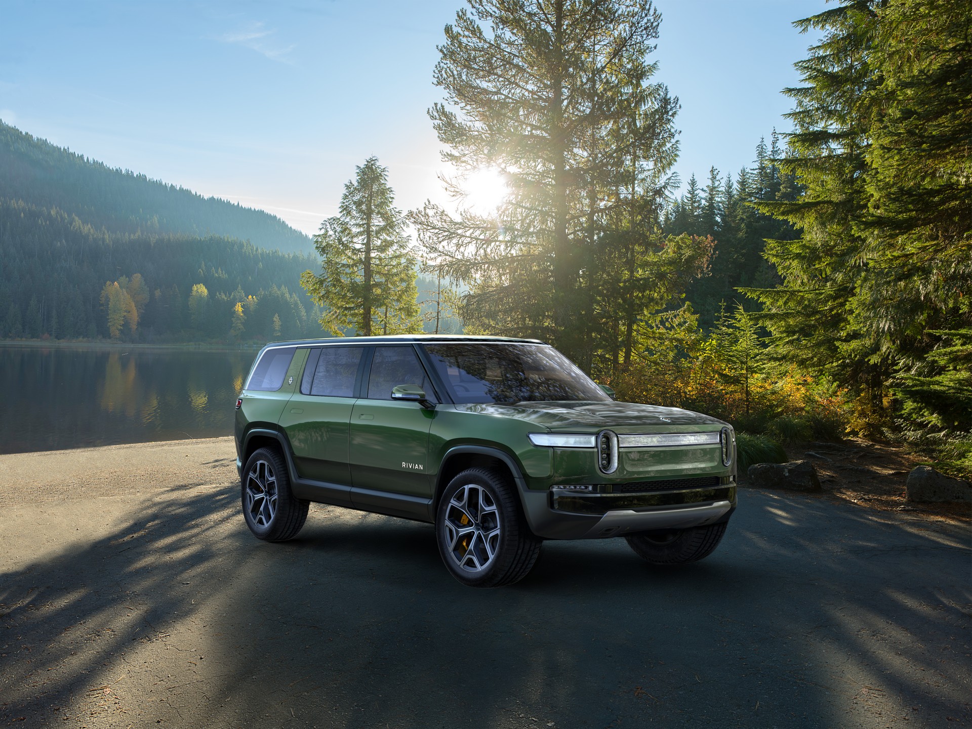 451a1bcc-rivian-r1s-1.jpg