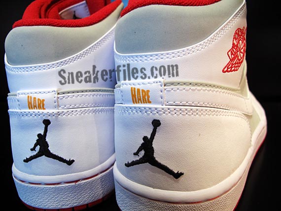 air-jordan-i-1-retro-hare-detailed-look-5.jpg