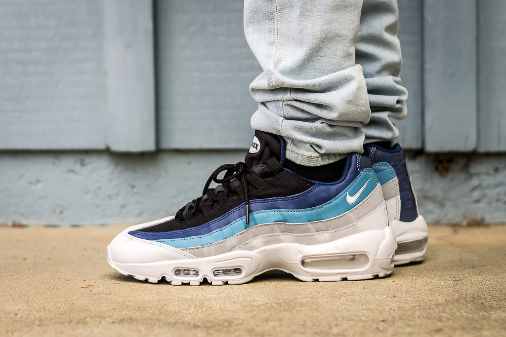 Air-Max-95-Noise-Aqua-on-feet.jpg