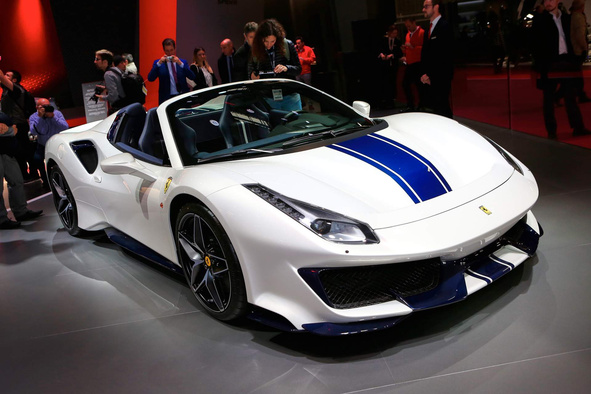 027d0814-ferrari-488-pista-spider-at-paris-auto-show-2.jpg