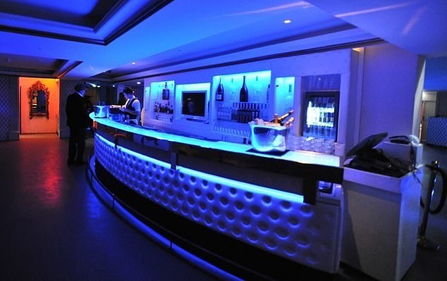 8834566-6618803-A_view_inside_Le_Crystal_nightclub_where_Chris_Brown_is_said_to_-a-53_1548170967127.jpg