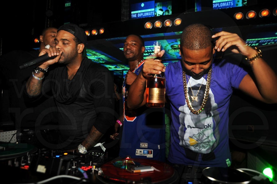 6-Jim-Jones-Camron-Juelz-Santana-live1.jpg