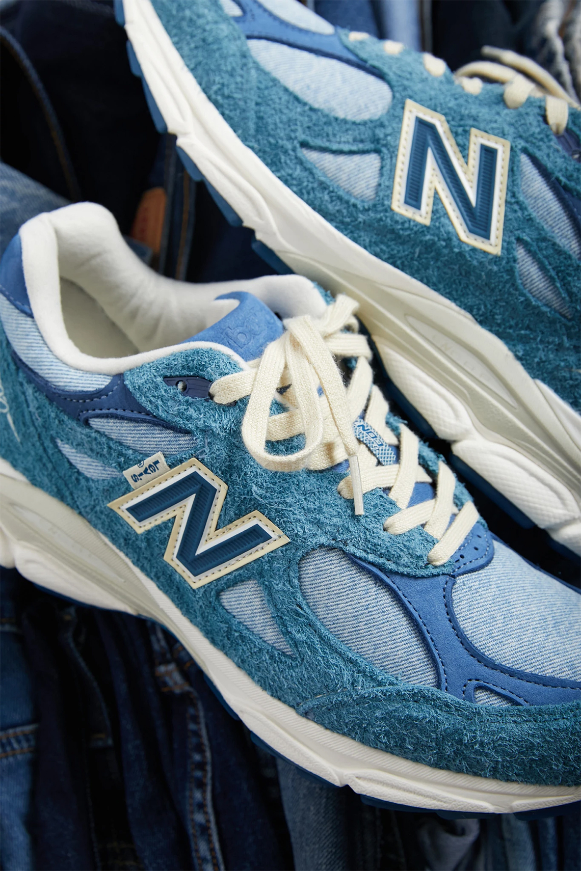 new-balance-990v3-levis-blue-2.jpg