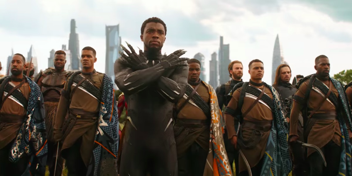 tons-of-heroes-rally-at-wakanda-in-the-infinity-war-trailer.png