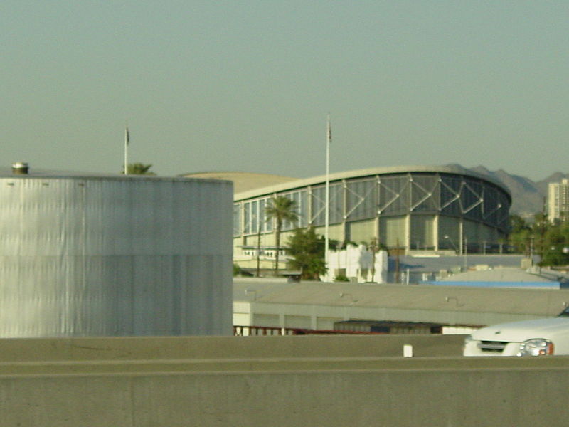 800px-Arizona_Veterans_Memorial_Coliseum.jpg