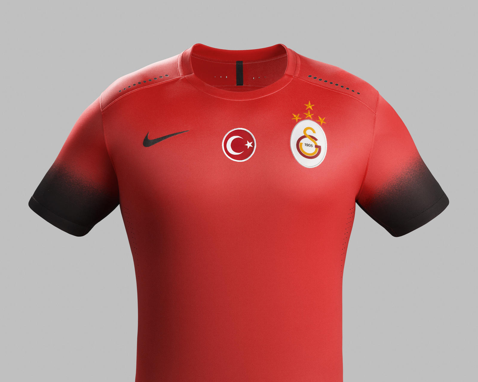 Nike_Galatasaray_Night_rising_Chrest_Front_native_1600.jpg