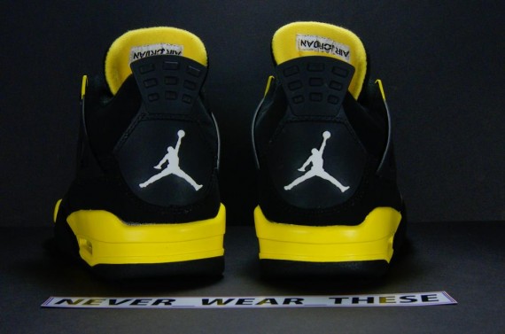 air-jordan-iv-thunder-available-on-ebay-04-570x377.jpg